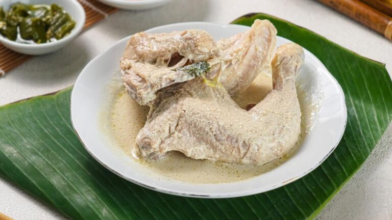 Ayam Pop Khas Padang: Kuliner Lezat yang Menggugah Selera