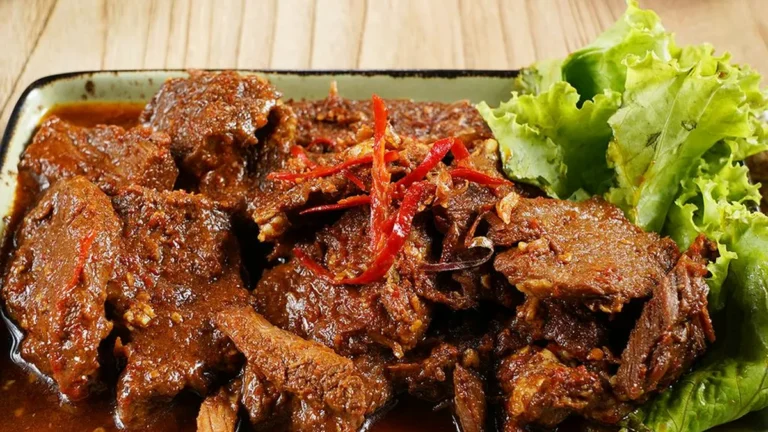 Daging Masak Itam Khas Jambi: Kelezatan Rempah yang Menggoda Selera